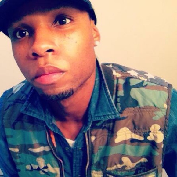 Meet your Posher, Leighton - Picture 2 of 3